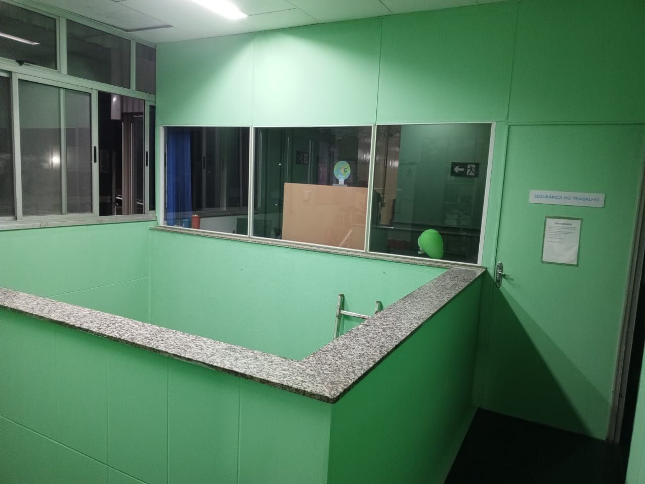 Pintura interna de ambiente administrativo